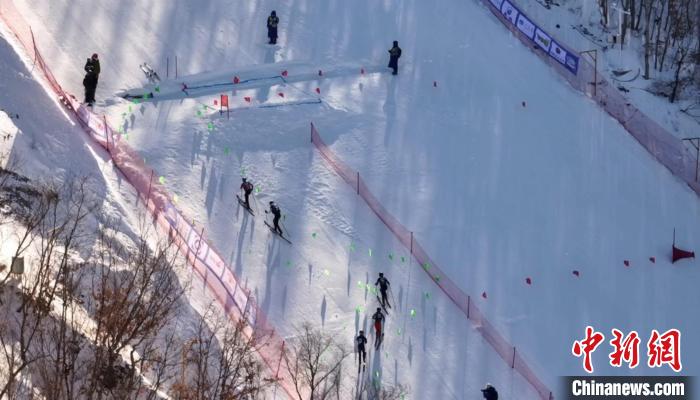 十四冬滑雪登山混合接力赛在内蒙古扎兰屯金龙