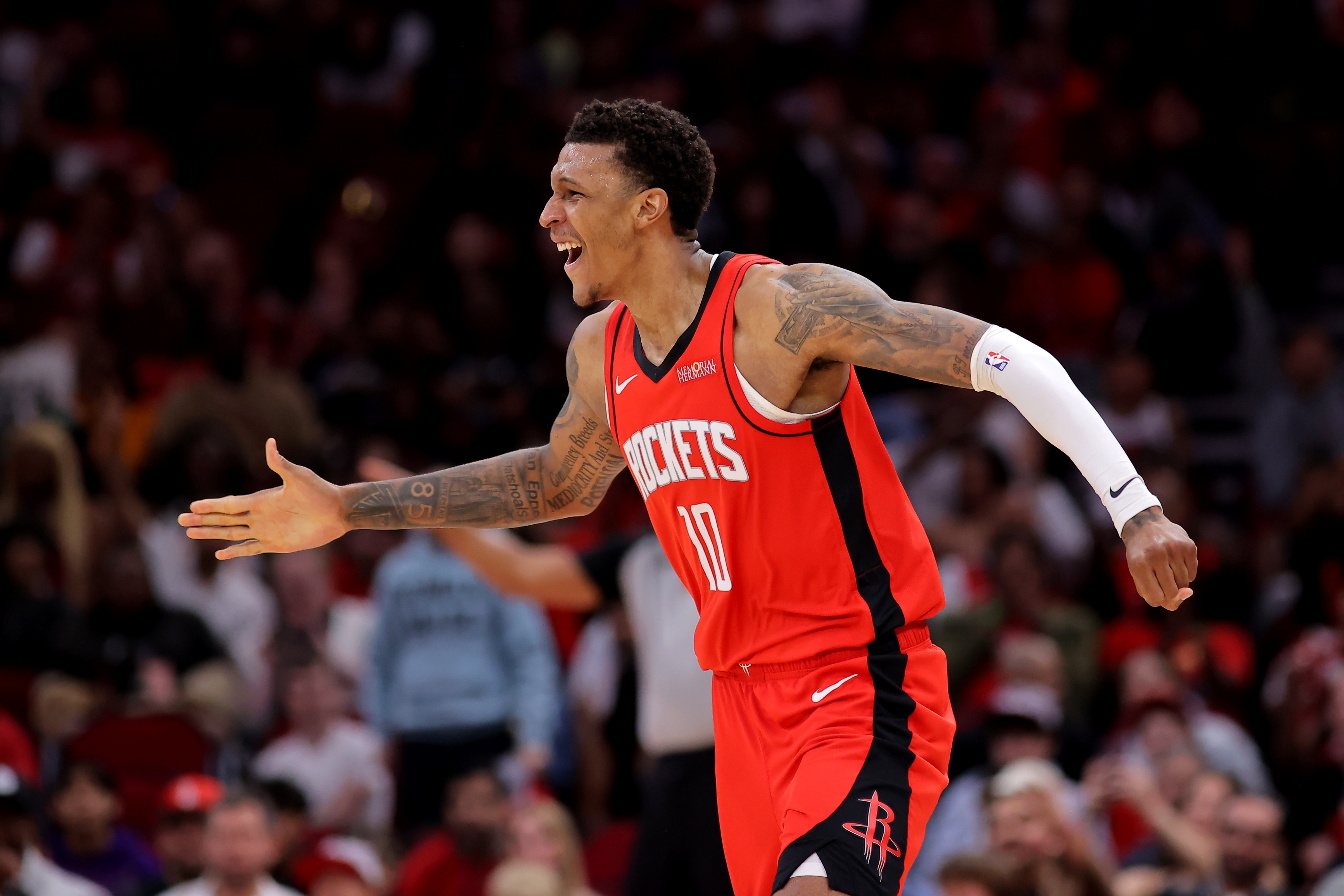 杜兰特创队史纪录助火箭客场力克灰熊