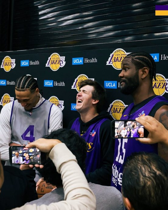 湖人球员训练中互换球衣号码引热议