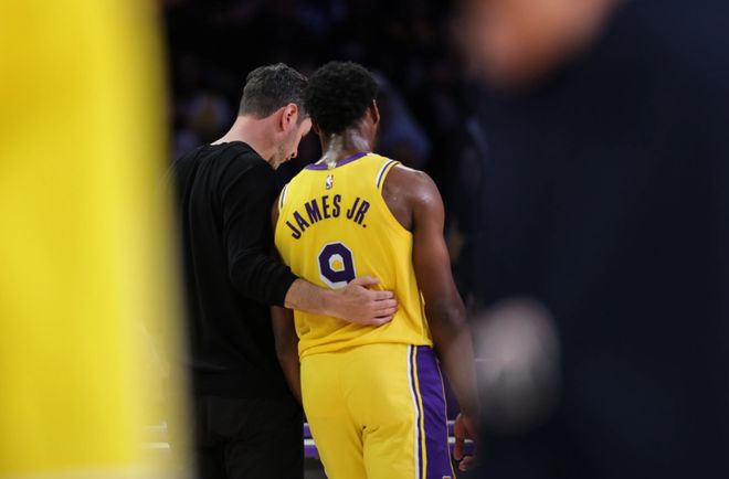 詹姆斯爆发率队取胜 布朗尼首秀惊艳