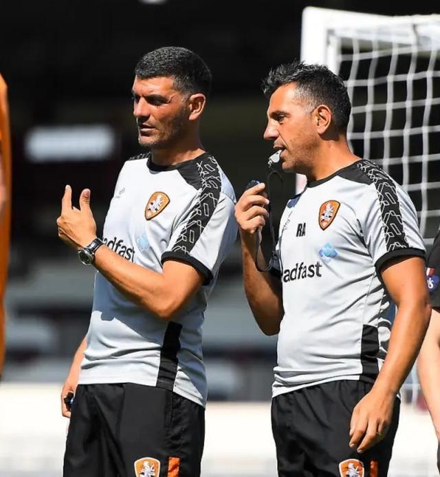 澳大利亚兄弟对决中超德比，兄弟教练生死战引